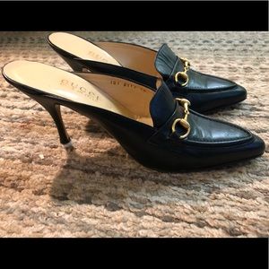 RARE GUCCI HORSEBIT NAVY HEELED LEATHER LOAFERS